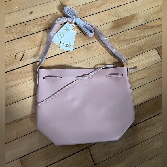 NWT Kayla + Ava Maeve pink bucket bag - Picture 2 of 10